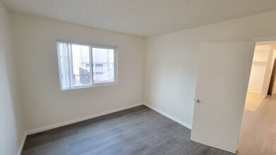 11007 Hartsook St in Los Angeles, CA - Building Photo - Building Photo