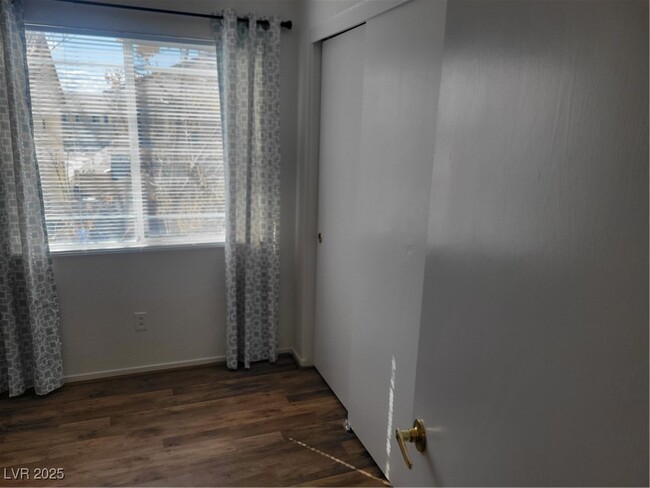 2286 Diamond Pointe St in Las Vegas, NV - Foto de edificio - Building Photo