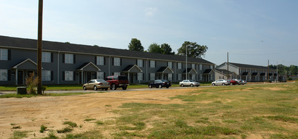 Tally Villas in Fayetteville, NC - Building Photo - Building Photo