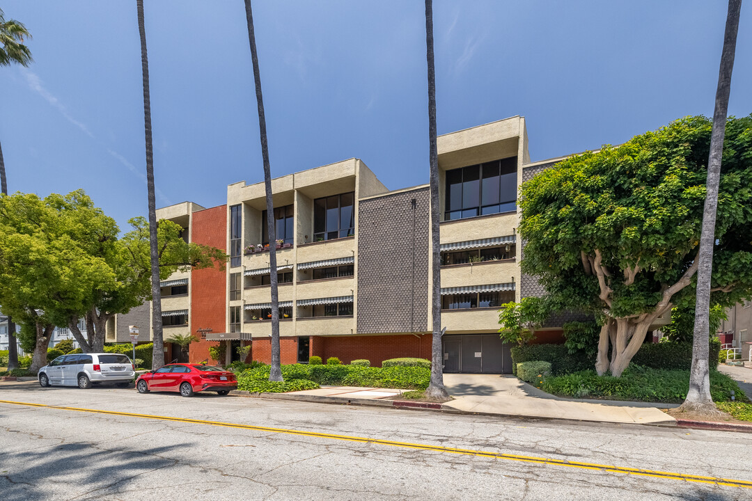 Mountain West in Glendale, CA - Building Photo