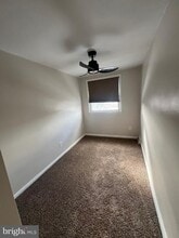 952 Grant Rd in Folcroft, PA - Building Photo - Building Photo