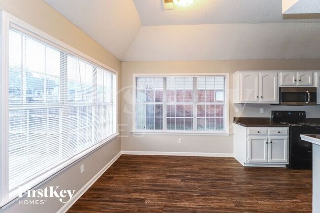 2779 Van Leer Dr in Memphis, TN - Foto de edificio - Building Photo