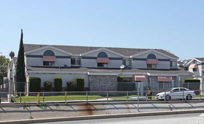 Rose Villa Apartments in San Gabriel, CA - Foto de edificio - Building Photo