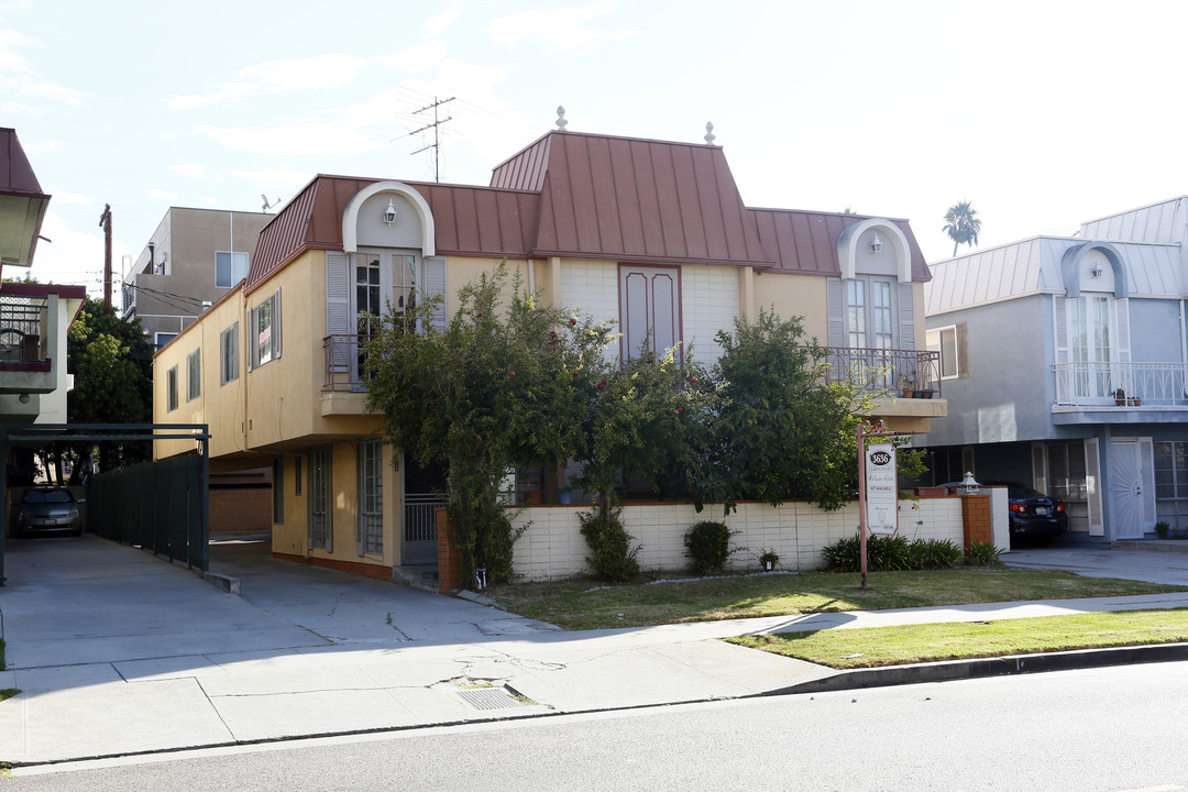 3636 Clarington Ave in Los Angeles, CA - Building Photo