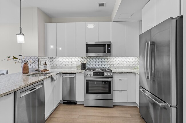 121 Portland St, Unit 601