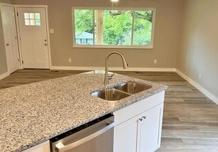 1045 Tranquilla Dr in Knoxville, TN - Building Photo - Building Photo