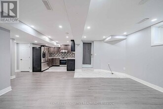 20 Driscoll Dr in Ajax, ON - Building Photo - Building Photo