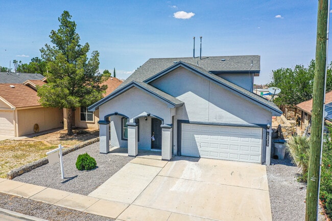 12325 Tierra Bella Dr in El Paso, TX - Building Photo - Building Photo