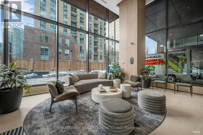 36 Olive Ave in Toronto, ON - Building Photo - Building Photo