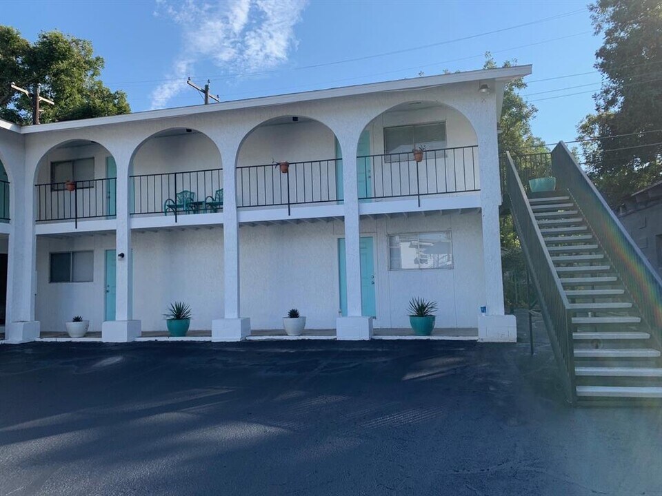 2609 E Cesar Chavez St in Austin, TX - Building Photo
