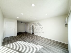 5433 Sepulveda Blvd, Unit 1 in Los Angeles, CA - Building Photo - Building Photo