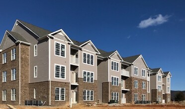 The Aspen in Roanoke, VA - Foto de edificio - Building Photo