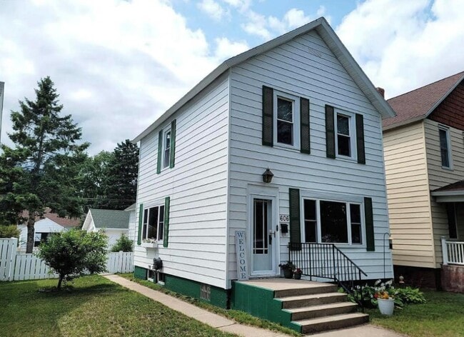 property at 606 16th St S