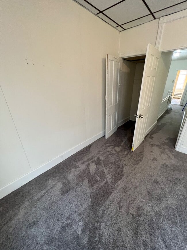 property at 2616 W 6th St