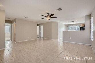 732 Moonlight Mesa Dr in Henderson, NV - Foto de edificio - Building Photo