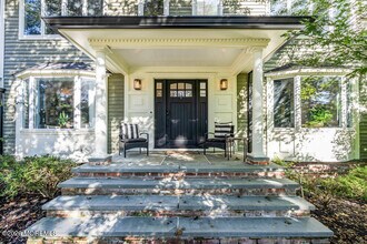 17 Woods End Rd in Colts Neck, NJ - Building Photo - Building Photo