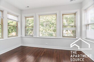 4313 W Parker Ave, Unit 2 in Chicago, IL - Building Photo - Building Photo