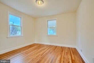 6409 Eastern Pkwy in Baltimore, MD - Building Photo - Building Photo
