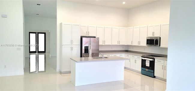 14423 SW 18th St in Miami, FL - Building Photo - Building Photo
