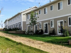 1617-1688 88 Ave in Dawson Creek, BC - Building Photo - Building Photo