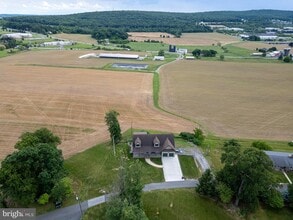 42 Pine Grove Ln in Elverson, PA - Building Photo - Building Photo