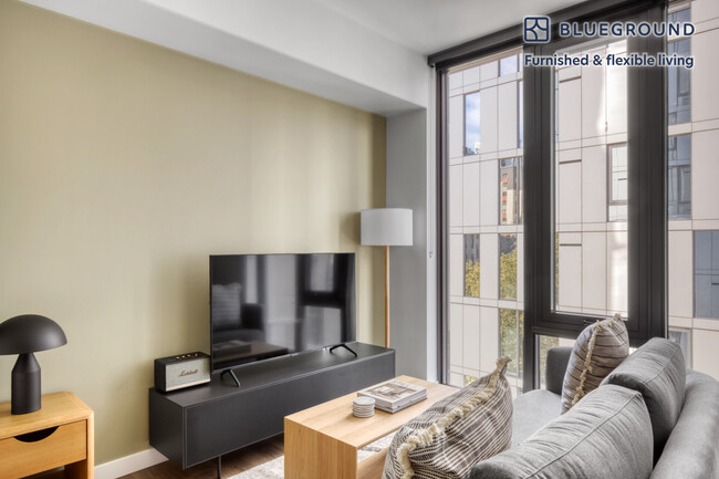 704 Spring St, Unit FL7-ID460