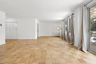 10201 Grosvenor Pl in Rockville, MD - Building Photo - Building Photo