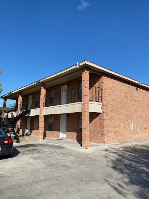 Mariana's Apartments in McAllen, TX - Building Photo