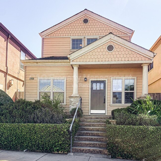 property at 3202 Playa Ct