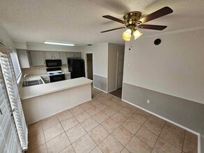 7652 Kempton Park in Shreveport, LA - Building Photo - Building Photo