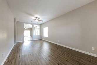 13758 W Port Royale Ln in Surprise, AZ - Building Photo - Building Photo