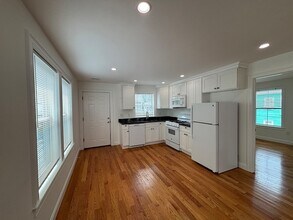 160 Bow St, Unit 2 in Everett, MA - Building Photo - Building Photo