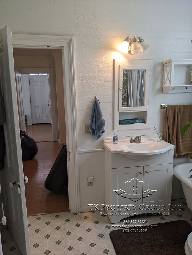 402 Richardson St in Grass Valley, CA - Building Photo - Building Photo