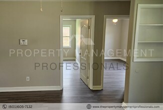 121 Cedar Brook Dr in Pearl, MS - Building Photo - Building Photo