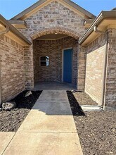 213 Briarstone Dr in Alvarado, TX - Building Photo - Building Photo