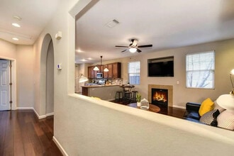 205 Dragonfly Cir, Unit 1a in Sacramento, CA - Building Photo - Building Photo