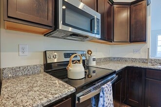 237 Holstein Dr in Hanover, PA - Building Photo - Building Photo