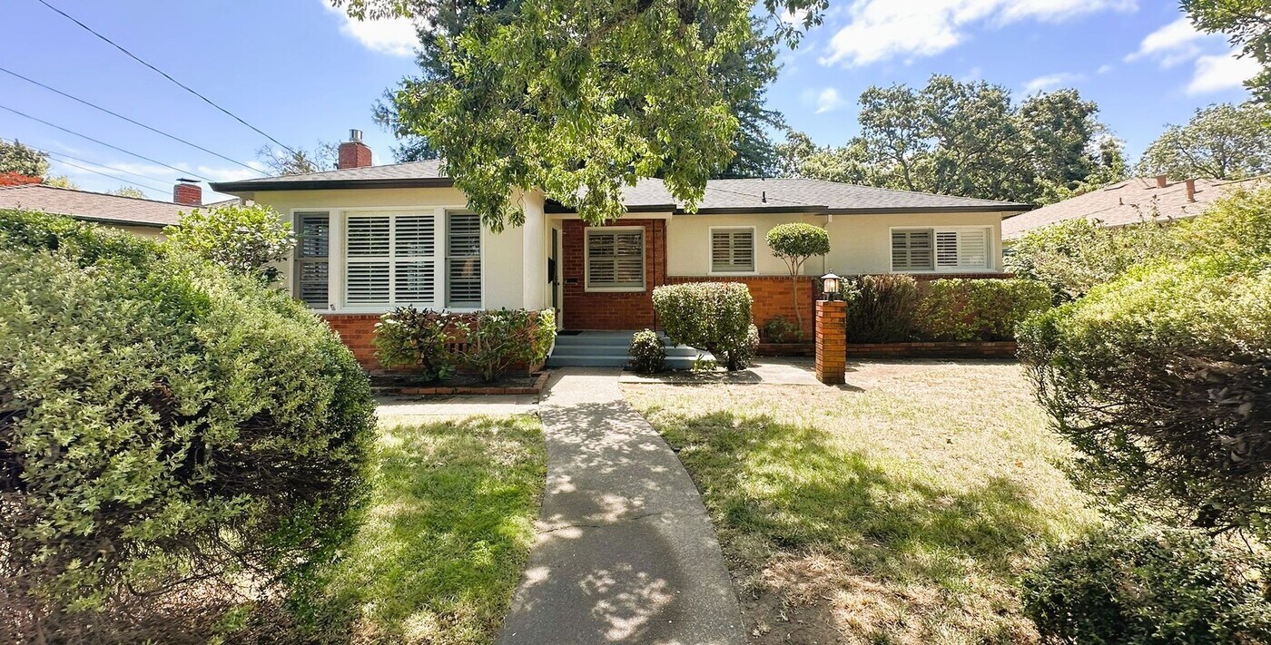 1218 Spencer Ave in Santa Rosa, CA - Building Photo