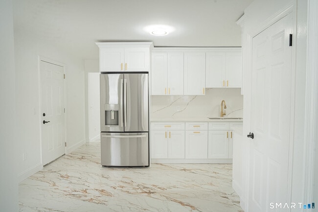 property at 21 Oven Rock Rd