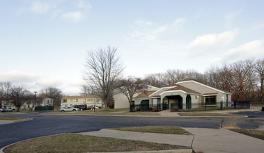 Woodlands in Peoria, IL - Foto de edificio - Building Photo
