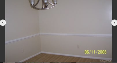 10403 Warren Rd in Glen Allen, VA - Foto de edificio - Building Photo