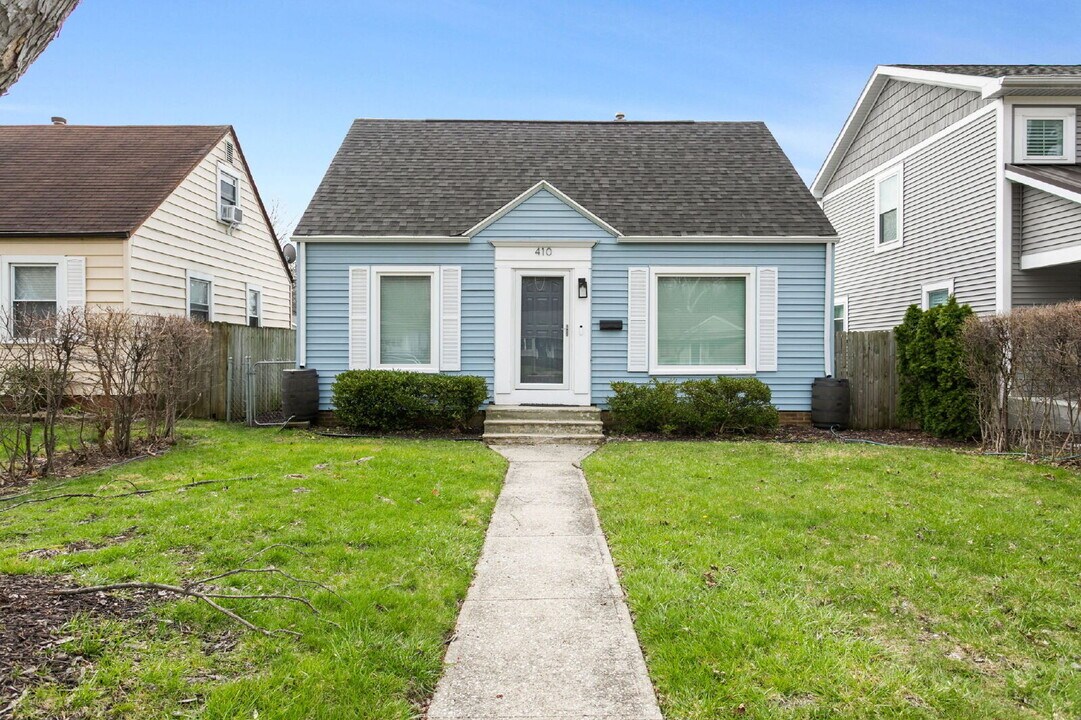 410 W Angela Blvd in South Bend, IN - Building Photo