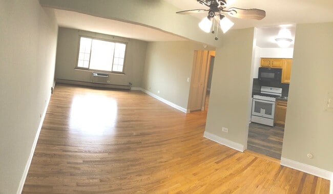6300 W Irving Park Rd in Chicago, IL - Building Photo - Building Photo