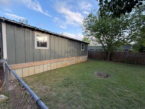 909 Hackberry St in Blanco, TX - Building Photo - Building Photo