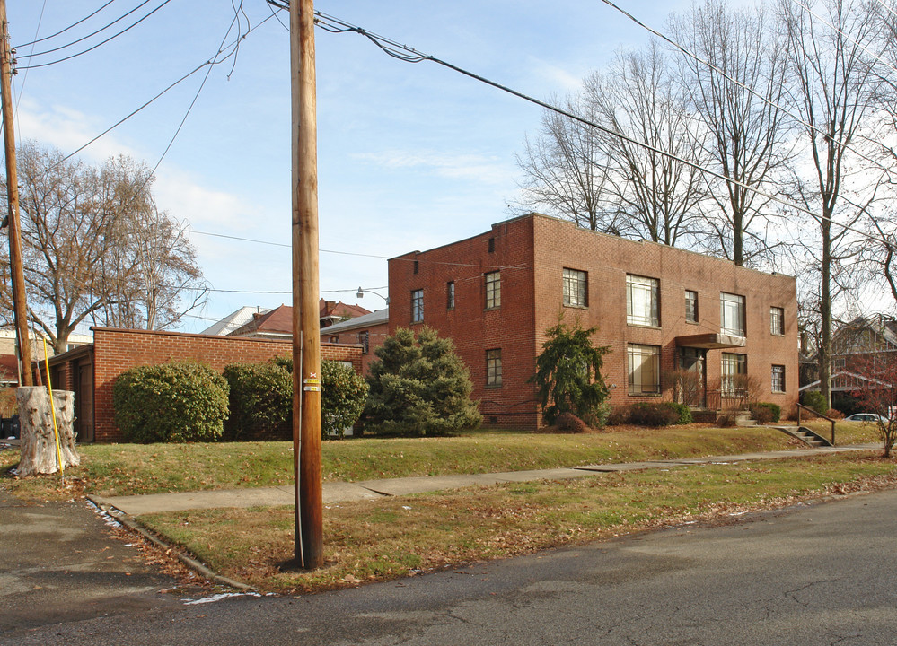 1112 12th St in Huntington, WV - Foto de edificio