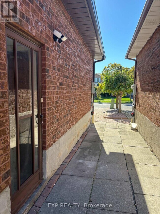 50 Jackman Crescent in Vaughan, ON - Building Photo - Building Photo