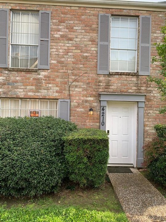 4210 Belle Park Dr in Houston, TX - Foto de edificio