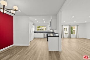 3663 Los Feliz Blvd in Los Angeles, CA - Building Photo