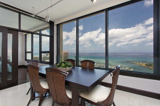 1600 Ala Moana Blvd in Honolulu, HI - Building Photo - Building Photo