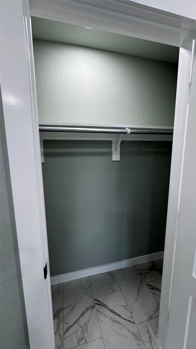 129 S 10th St in Conroe, TX - Building Photo - Building Photo